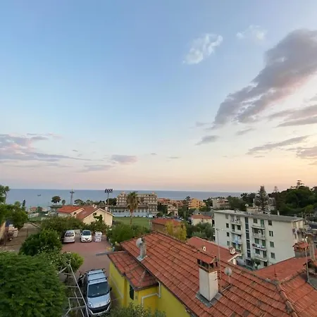 Apartamento Casa Mimosa: Relax, Vista Mare, Parcheggio Gratis